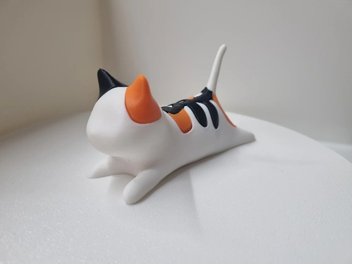 White orange and black 3D printed cat model