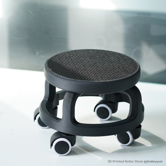 1600*1600-size：Side view of a 3D printed rolling stool on a white floor